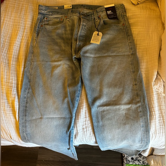 Levi’s Men’s 501 Light Wash Denim - Picture 1 of 6